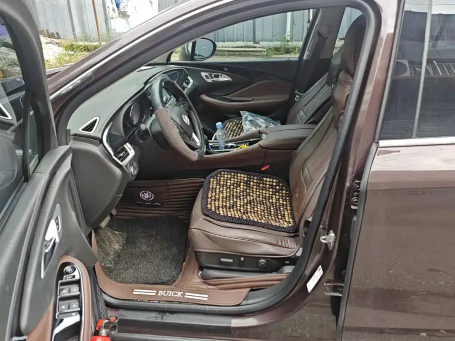 Buick Envision Plus — фото 9
