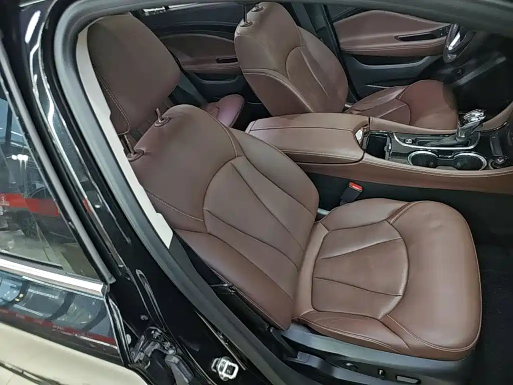 Buick Envision Plus — фото 25