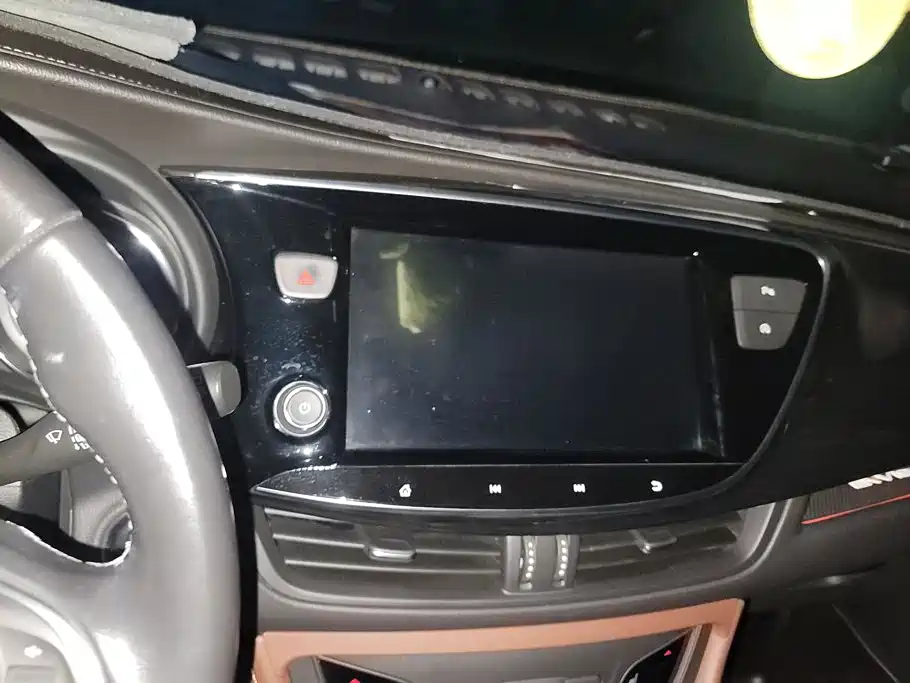 Buick Envision Plus — фото 13