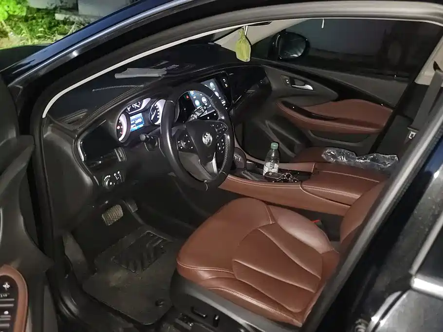 Buick Envision Plus — фото 9