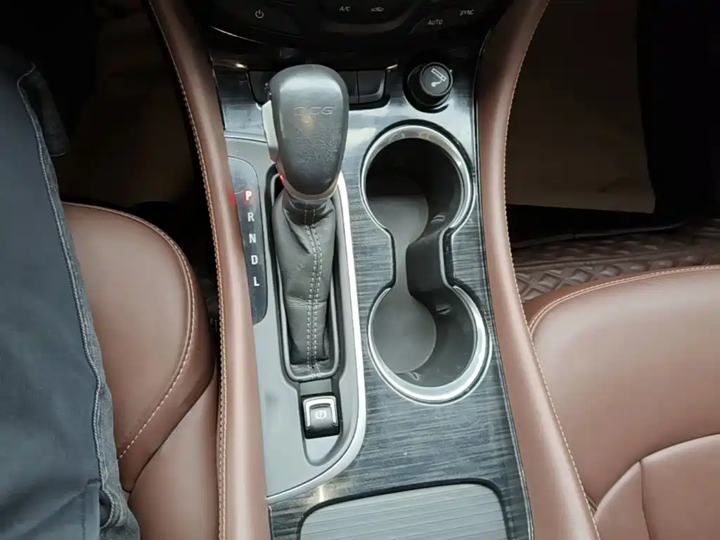 Buick Envision Plus — фото 14