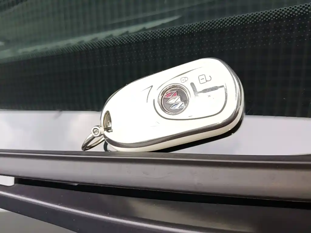 Buick Envision Plus — фото 9
