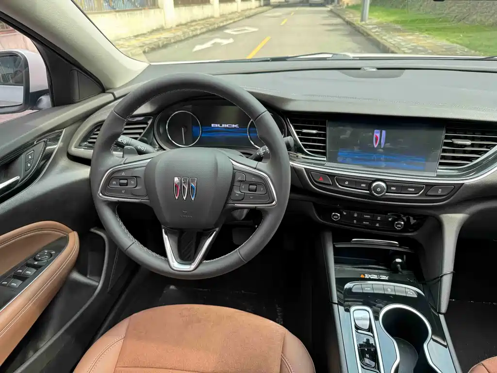 Buick Regal — фото 10
