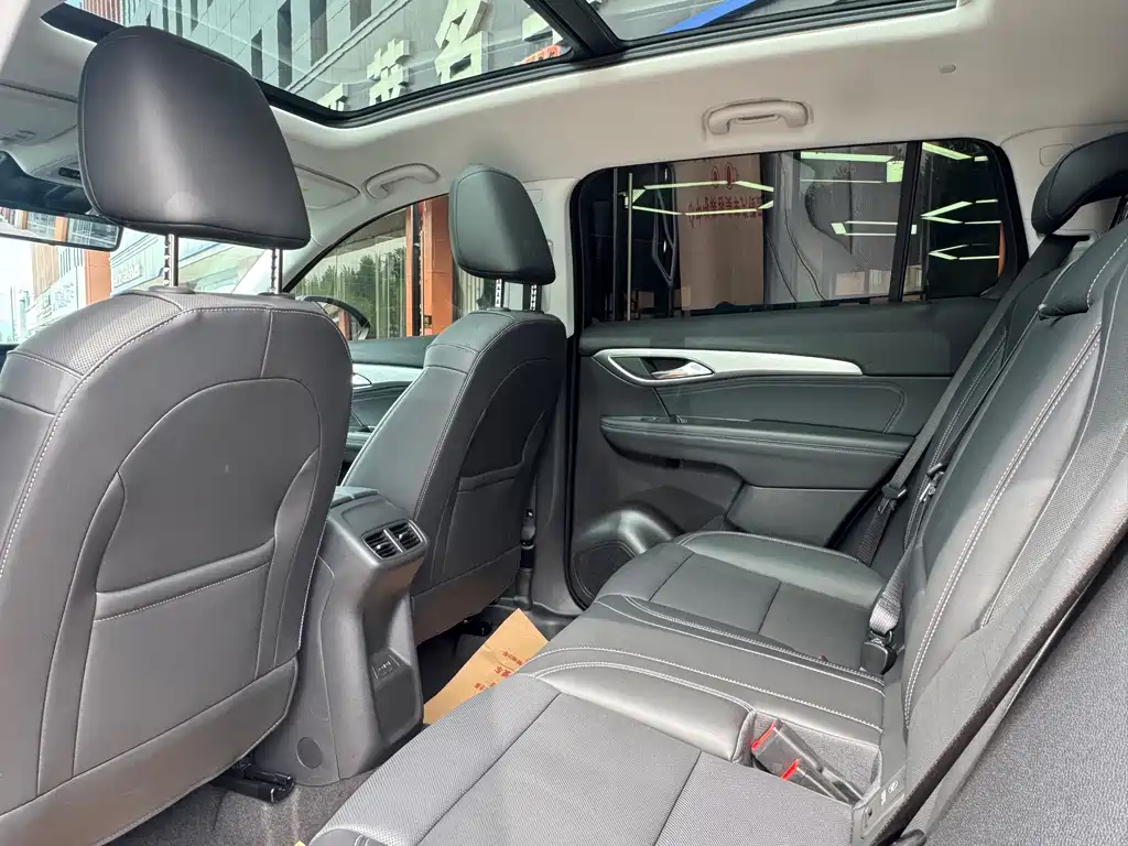 Buick Envision Plus — фото 11