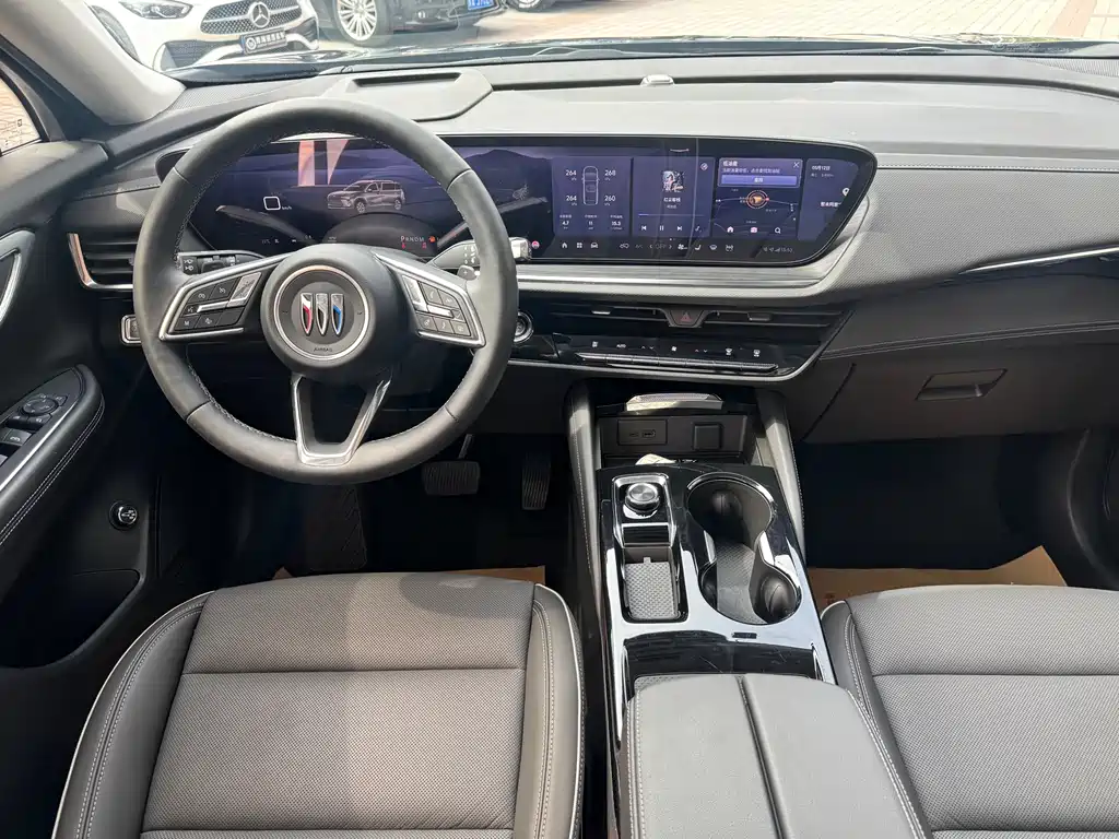 Buick Envision Plus — фото 13