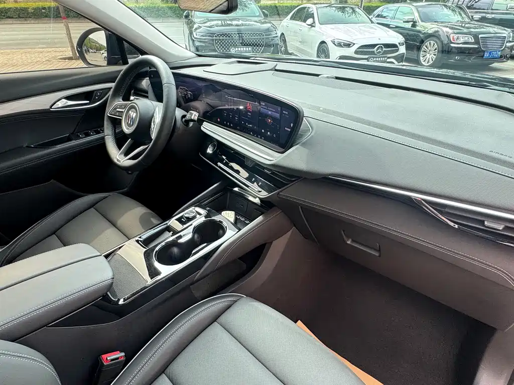 Buick Envision Plus — фото 20
