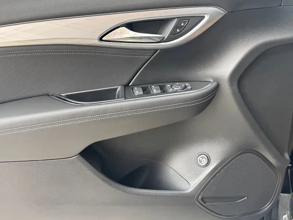 Buick Envision Plus — фото 7