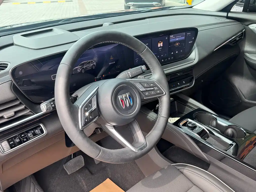 Buick Envision Plus — фото 9