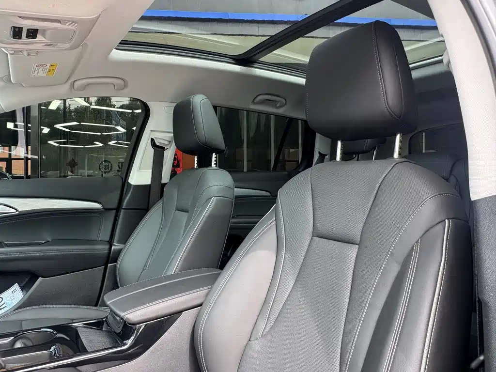 Buick Envision Plus — фото 10