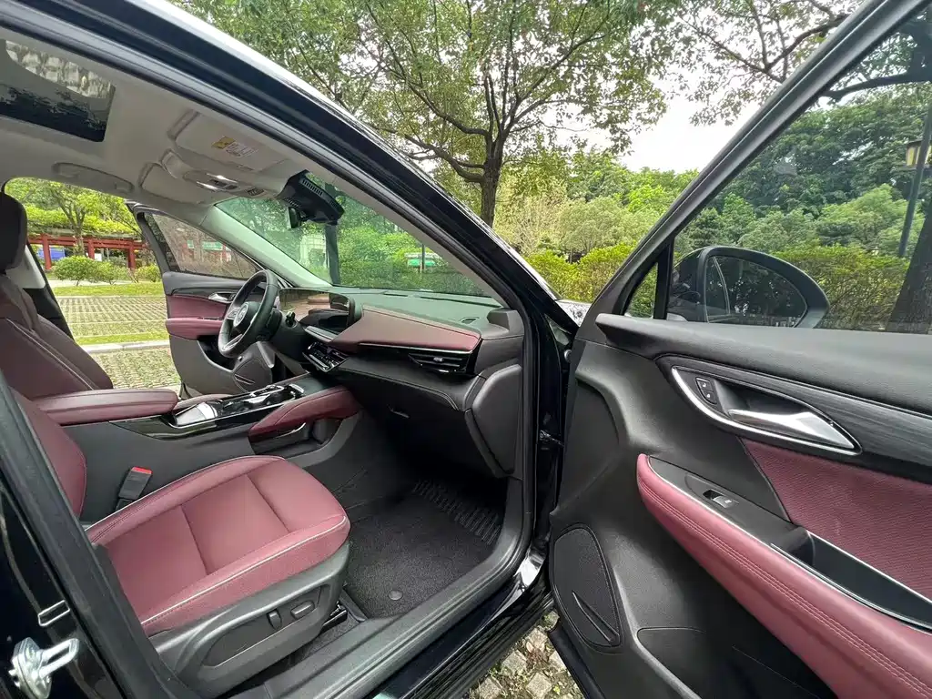 Buick Envision Plus — фото 15