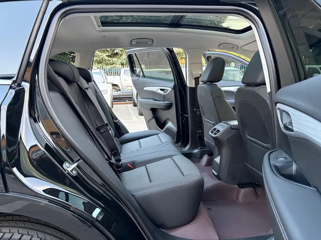 Buick Envision Plus — фото 14