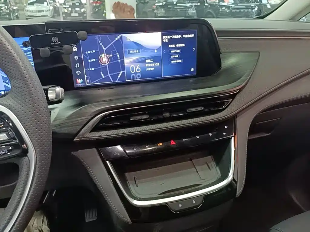 Buick GL8 Hybrid — фото 13