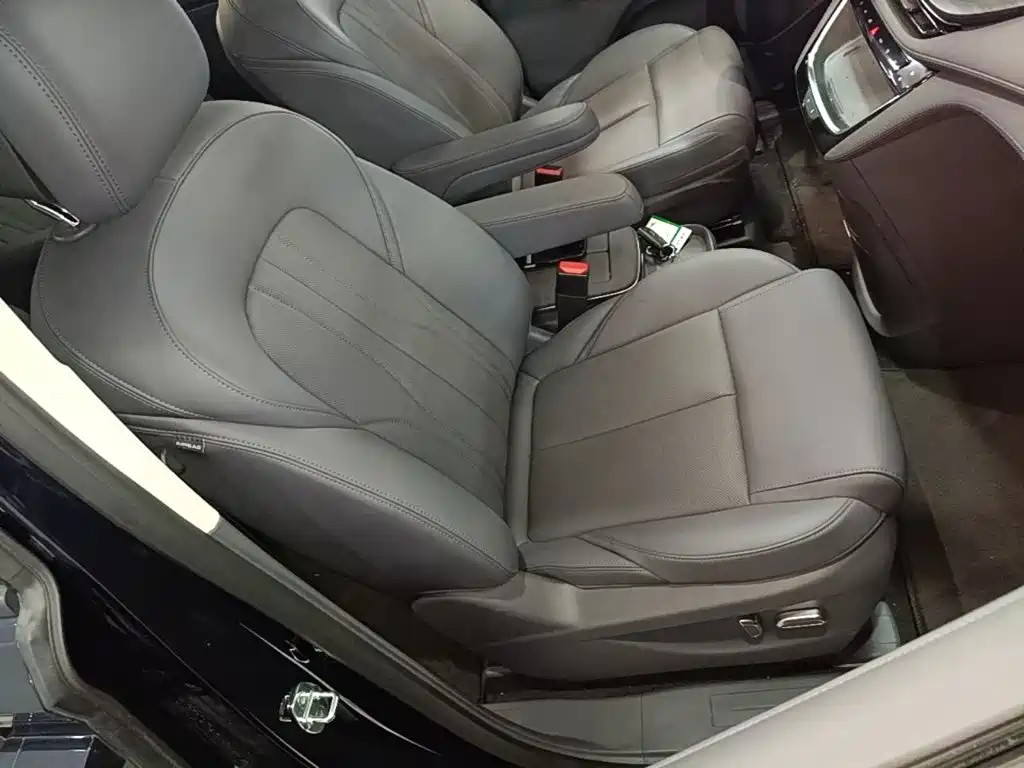 Buick GL8 Hybrid — фото 25