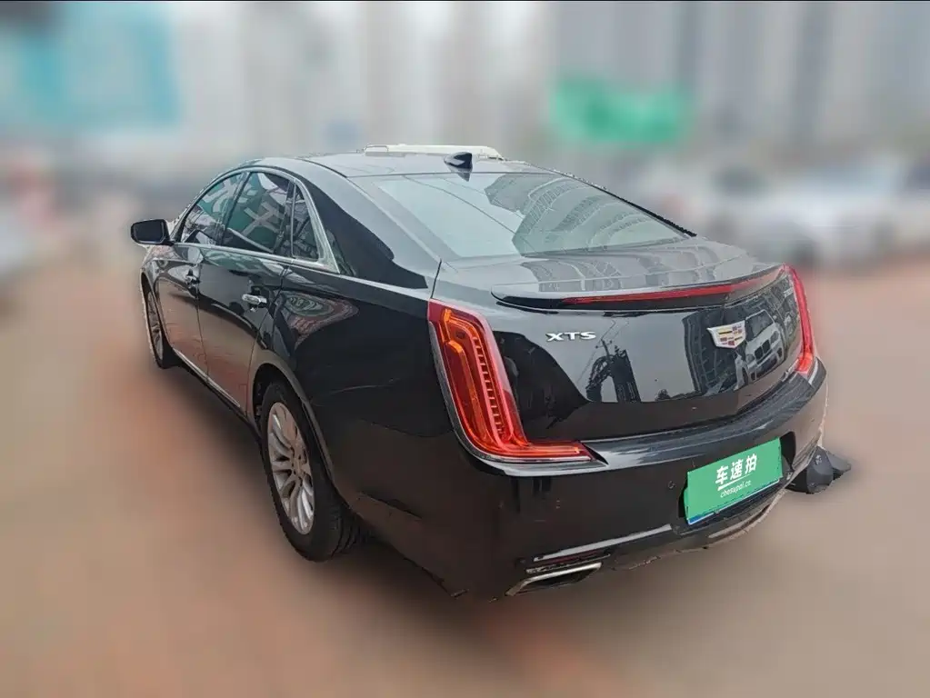 Cadillac XTS — фото 10