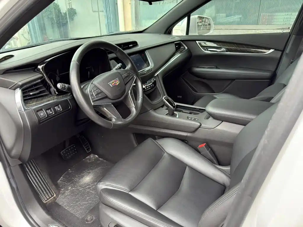Cadillac XT5 — фото 14