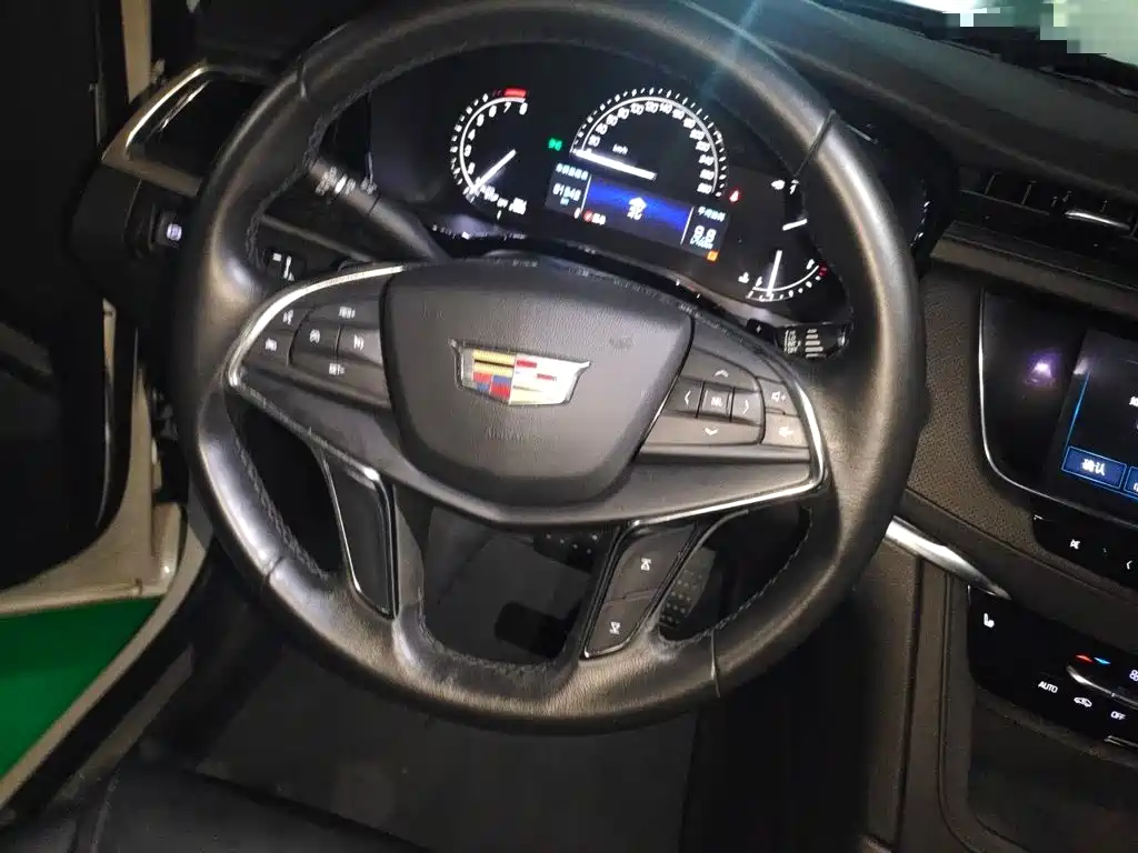Cadillac XT5 — фото 3