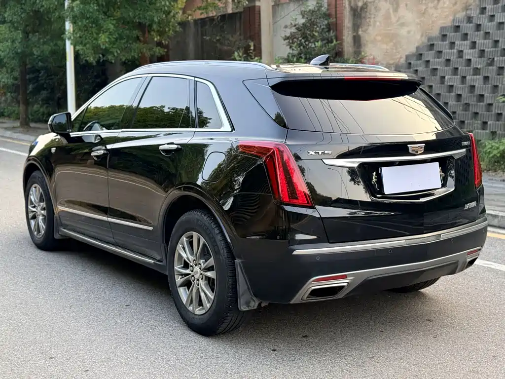 Cadillac XT5 — фото 6