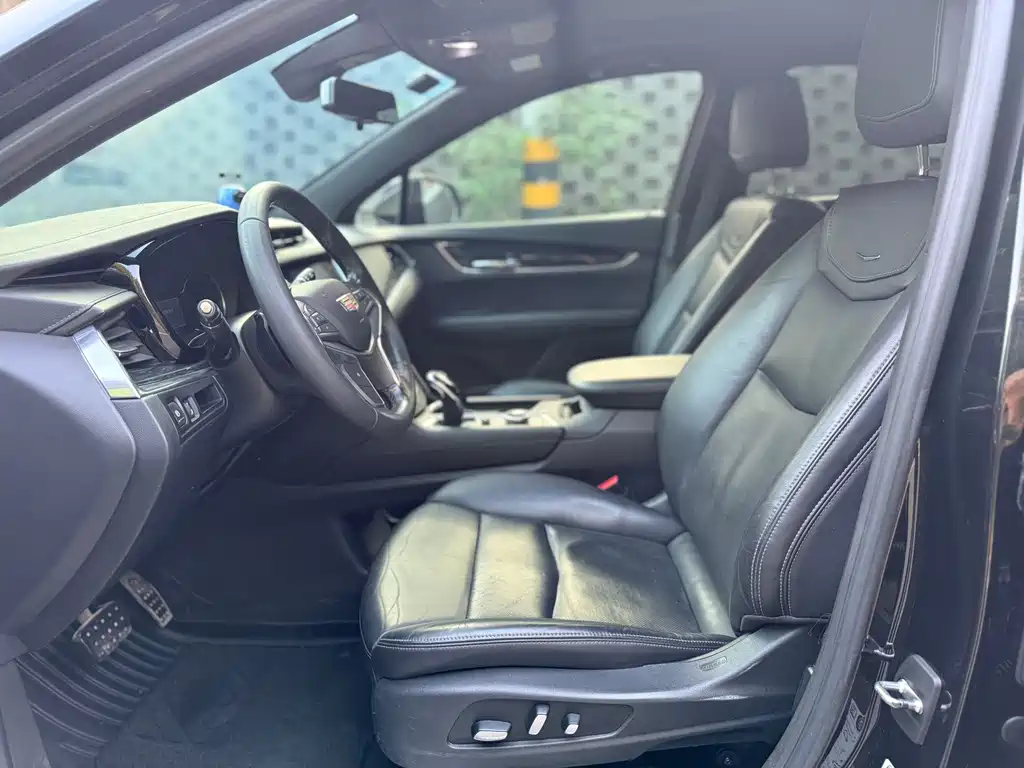 Cadillac XT5 — фото 7