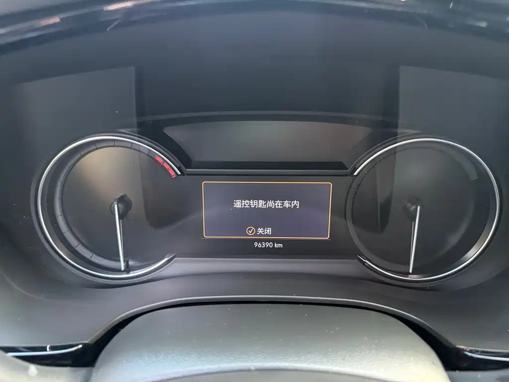 Cadillac XT5 — фото 10