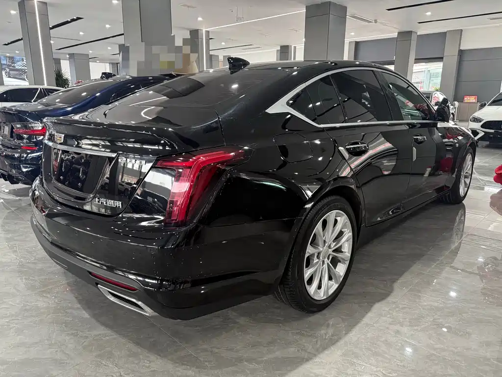 Cadillac CT5 — фото 8