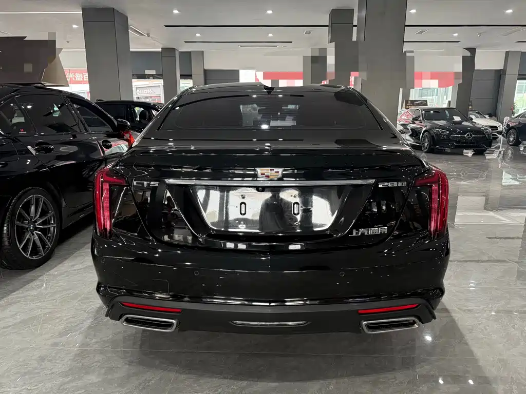 Cadillac CT5 — фото 9