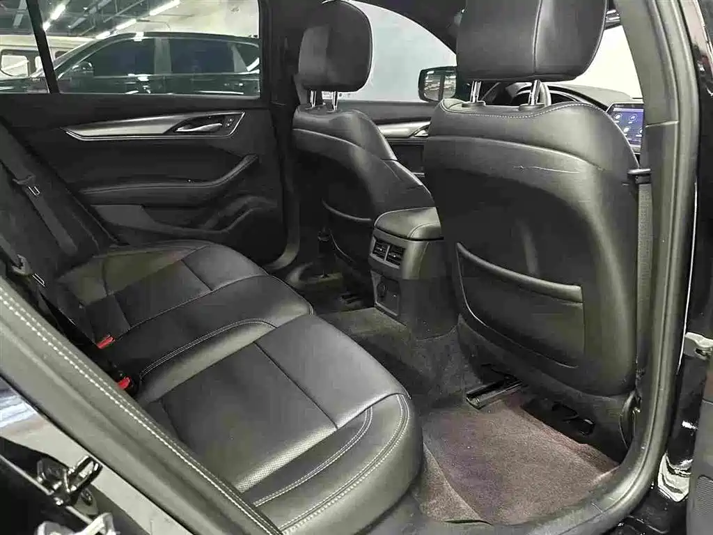 Cadillac CT5 — фото 14
