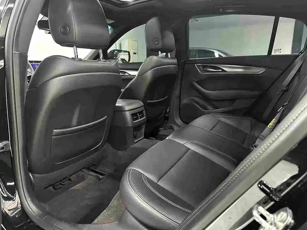 Cadillac CT5 — фото 15