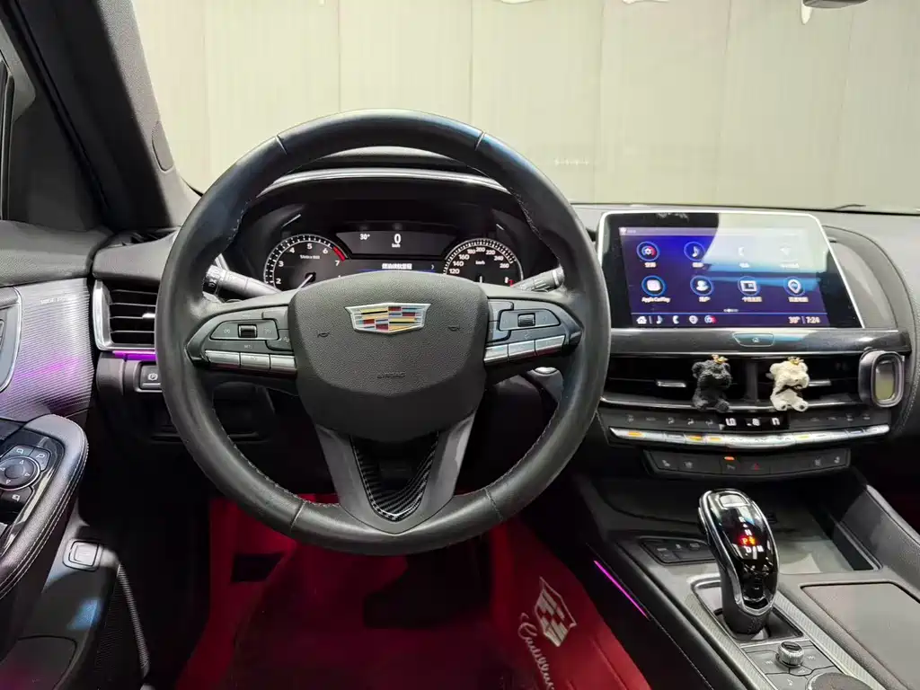 Cadillac CT5 — фото 9
