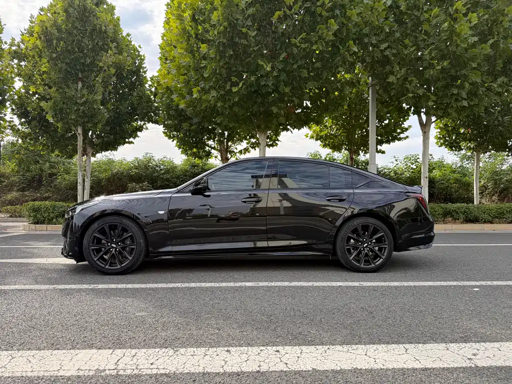 Cadillac CT5 — фото 4