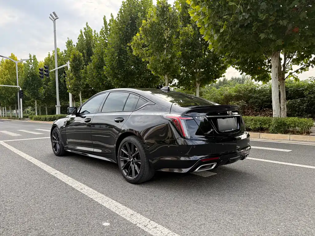 Cadillac CT5 — фото 8