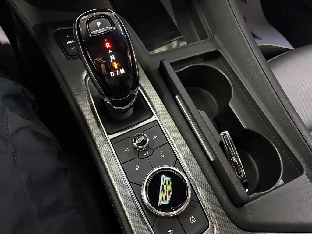 Cadillac CT5 — фото 13