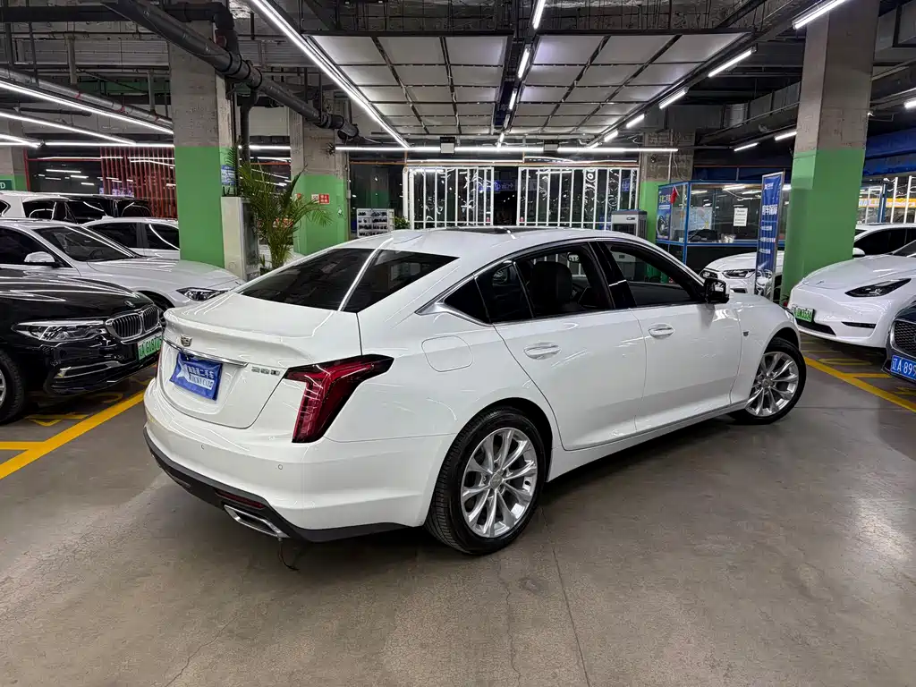 Cadillac CT5 — фото 4