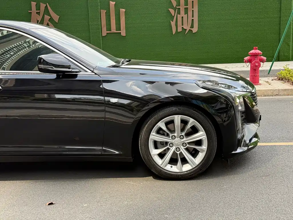 Cadillac CT5 — фото 11