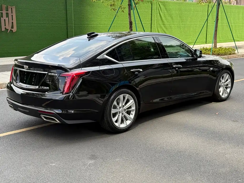 Cadillac CT5 — фото 13