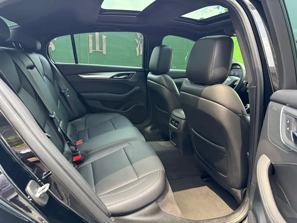 Cadillac CT5 — фото 14