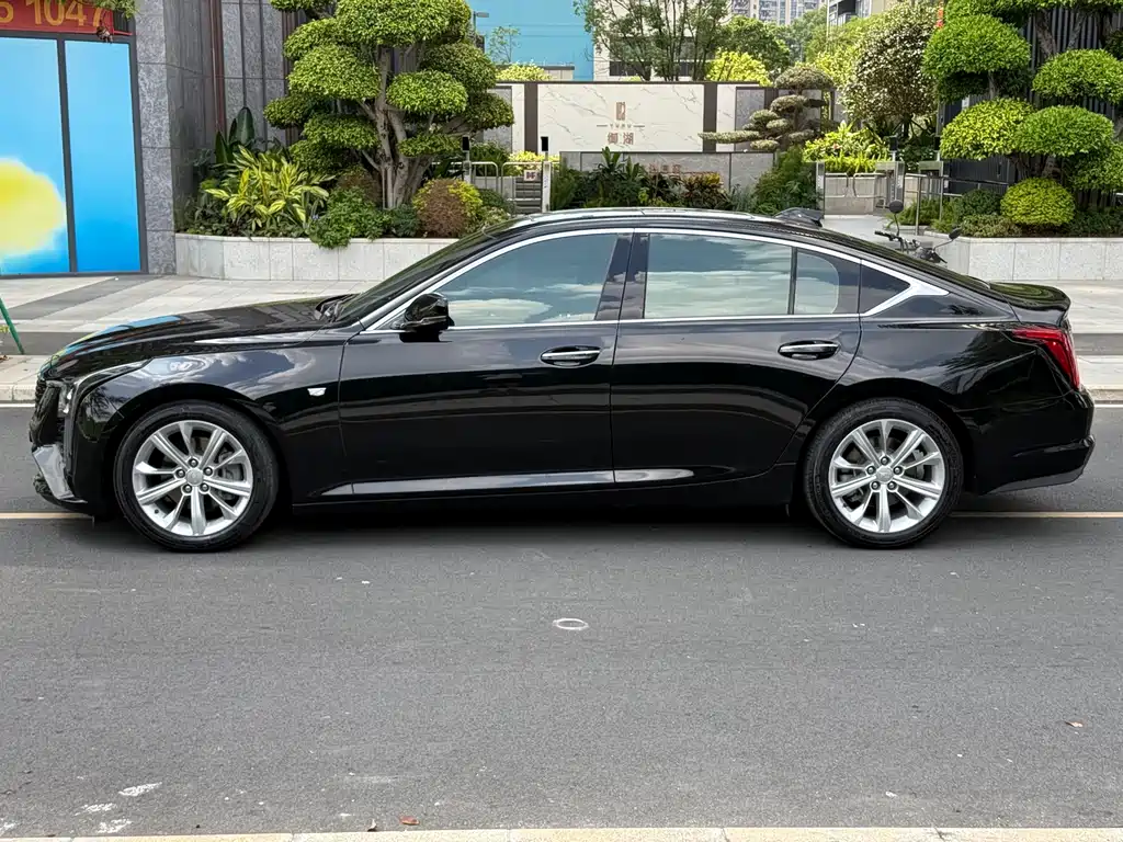 Cadillac CT5 — фото 8