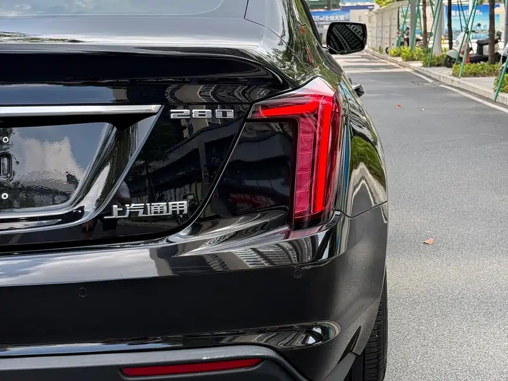 Cadillac CT5 — фото 10