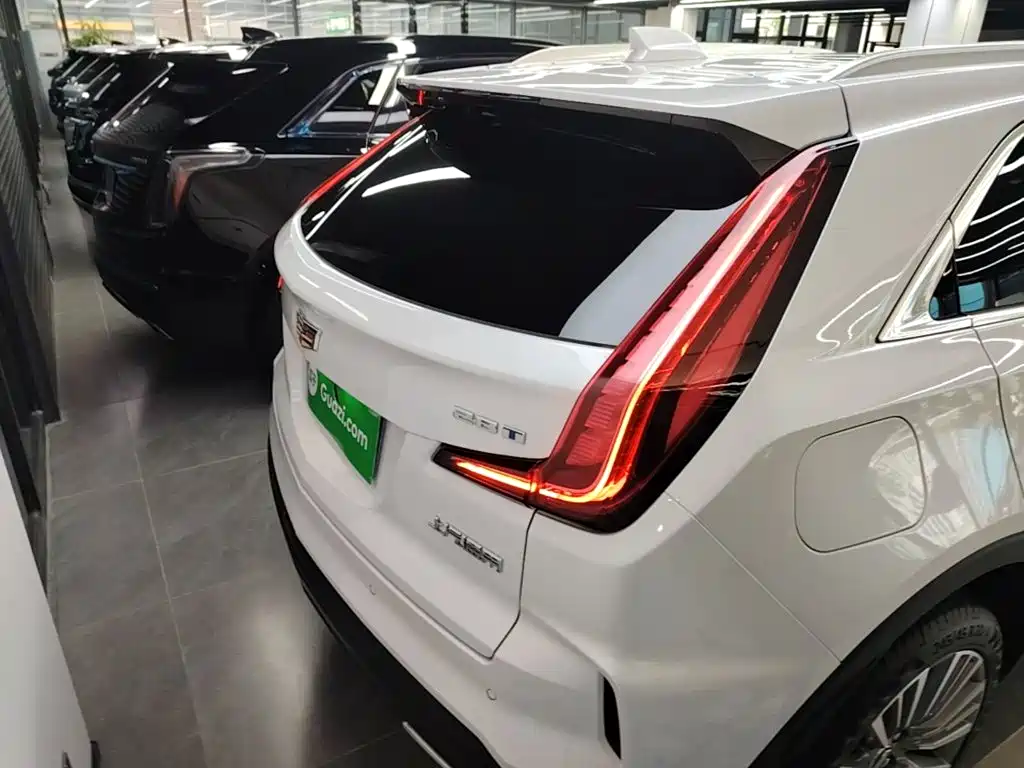 Cadillac XT4 — фото 6