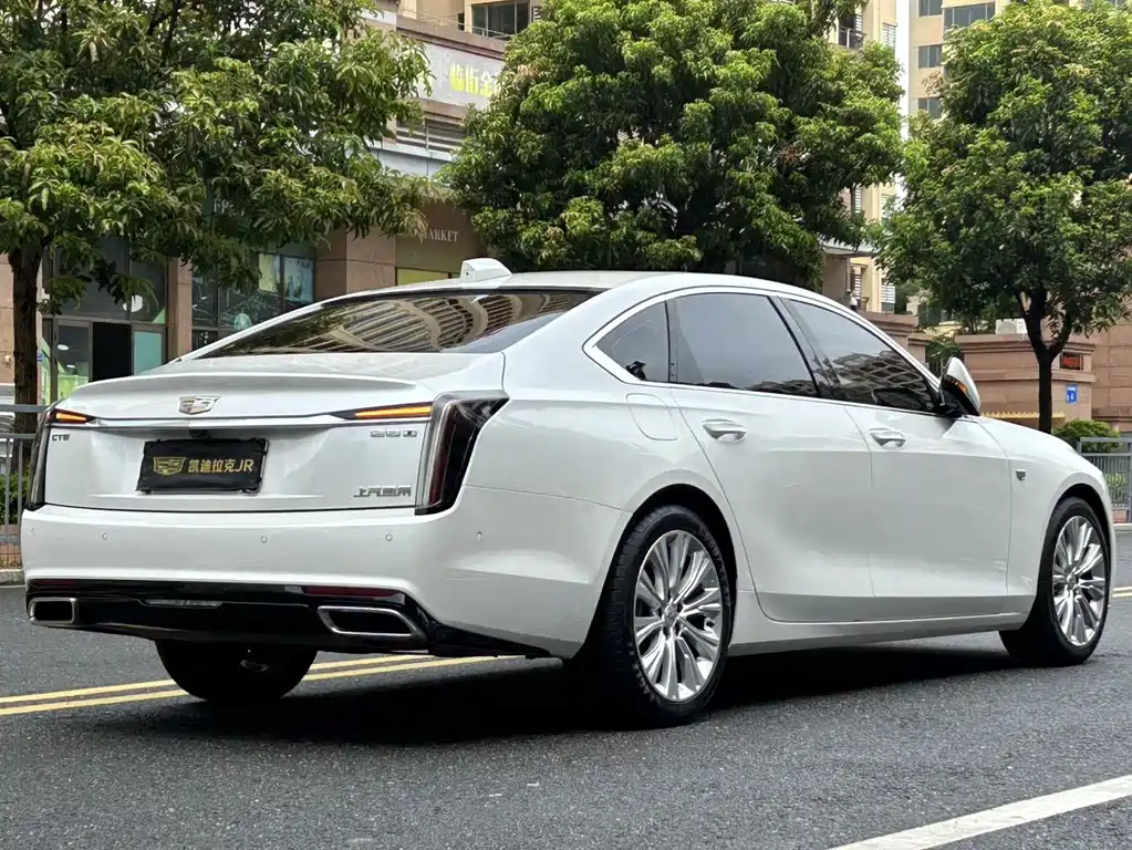 Cadillac CT6 — фото 4