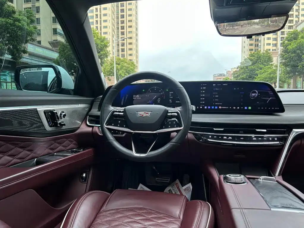 Cadillac CT6 — фото 32