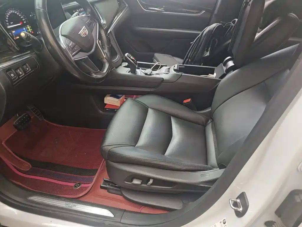 Cadillac XT5 — фото 17