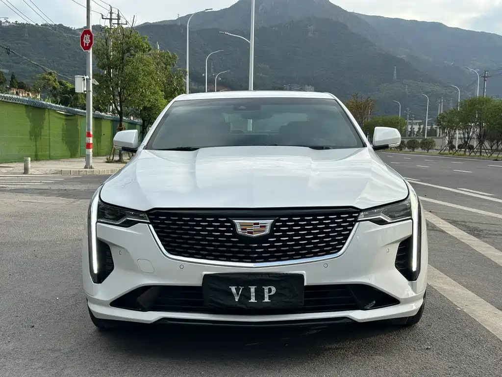 Cadillac CT4 — фото 2