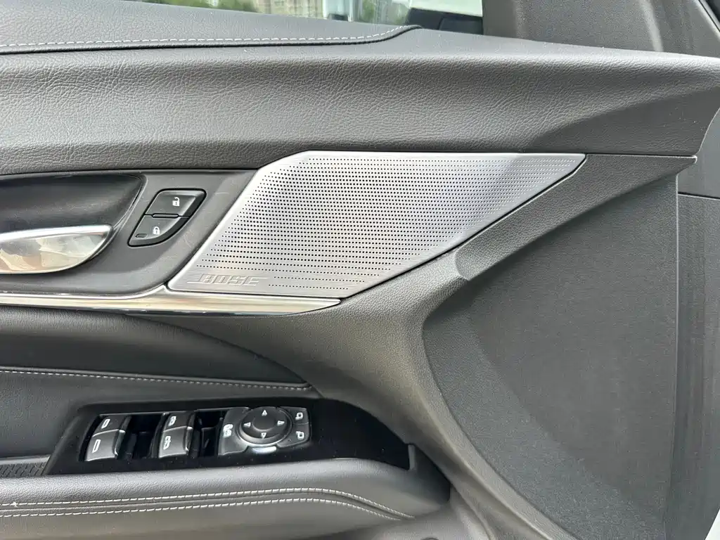 Cadillac CT4 — фото 15