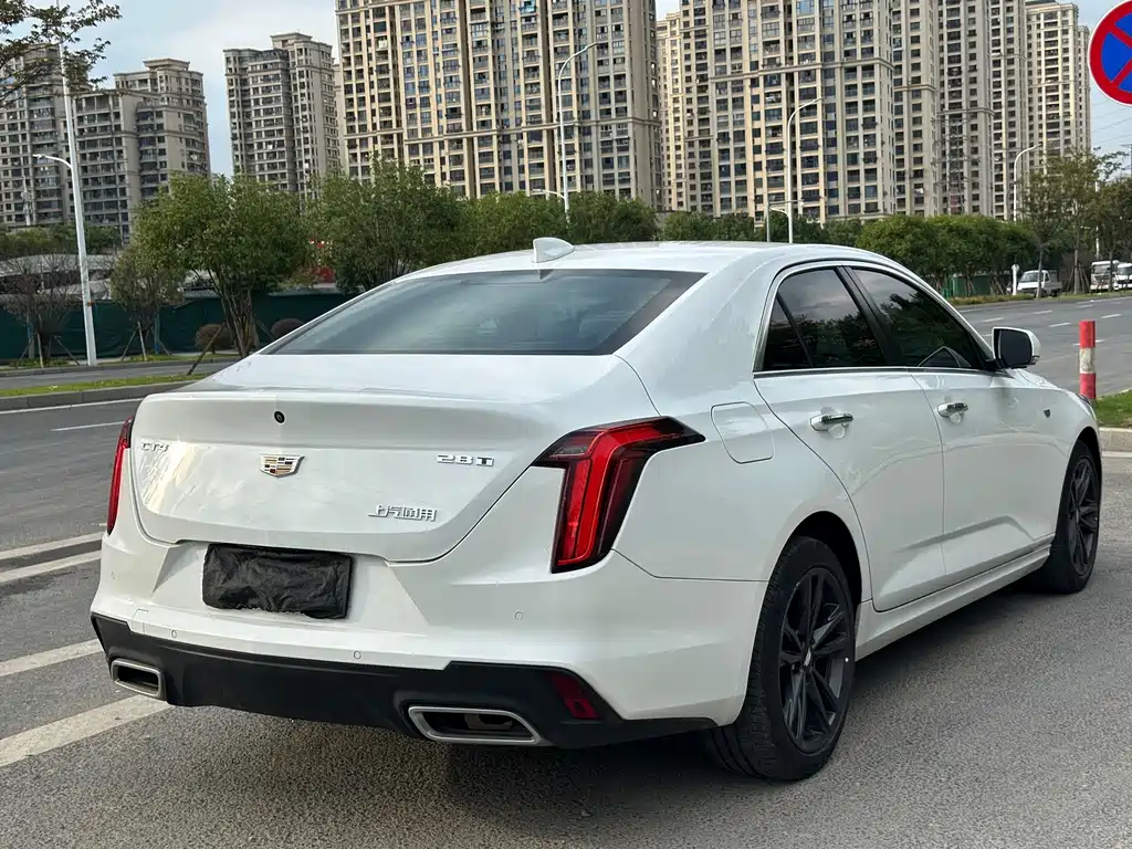 Cadillac CT4 — фото 4