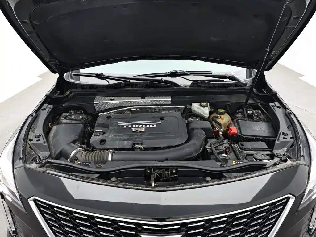 Cadillac XT4 — фото 18