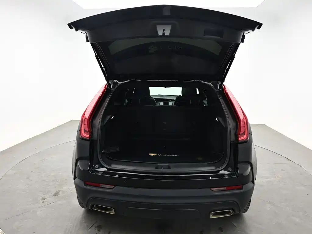 Cadillac XT4 — фото 8