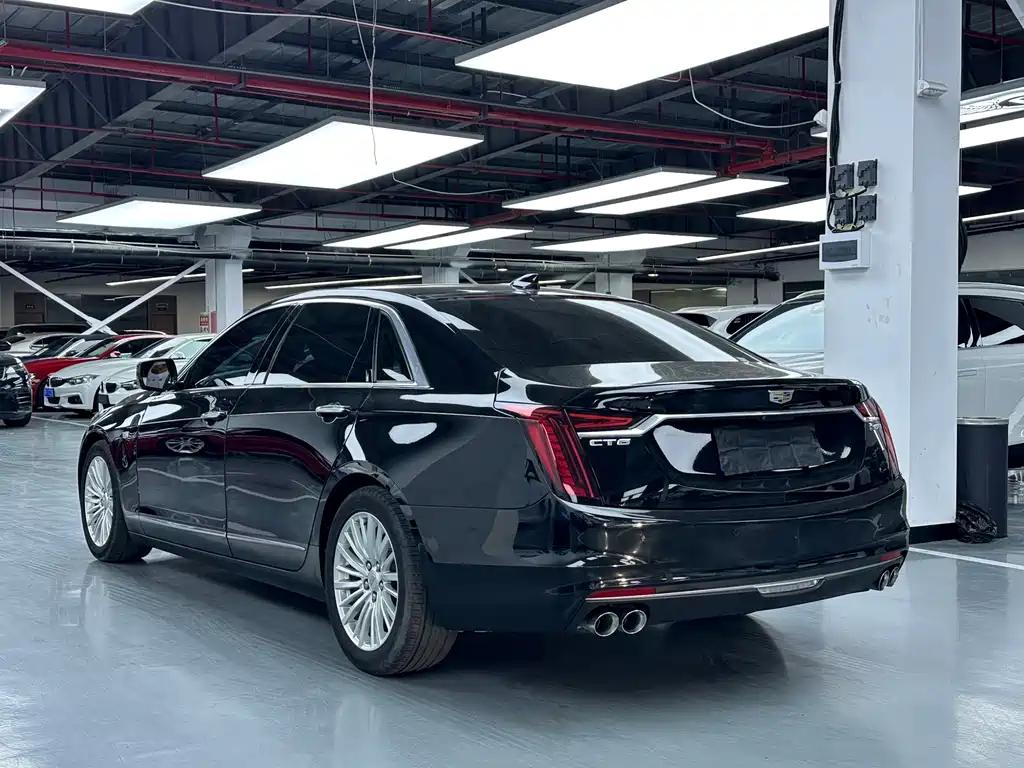 Cadillac CT6 — фото 20