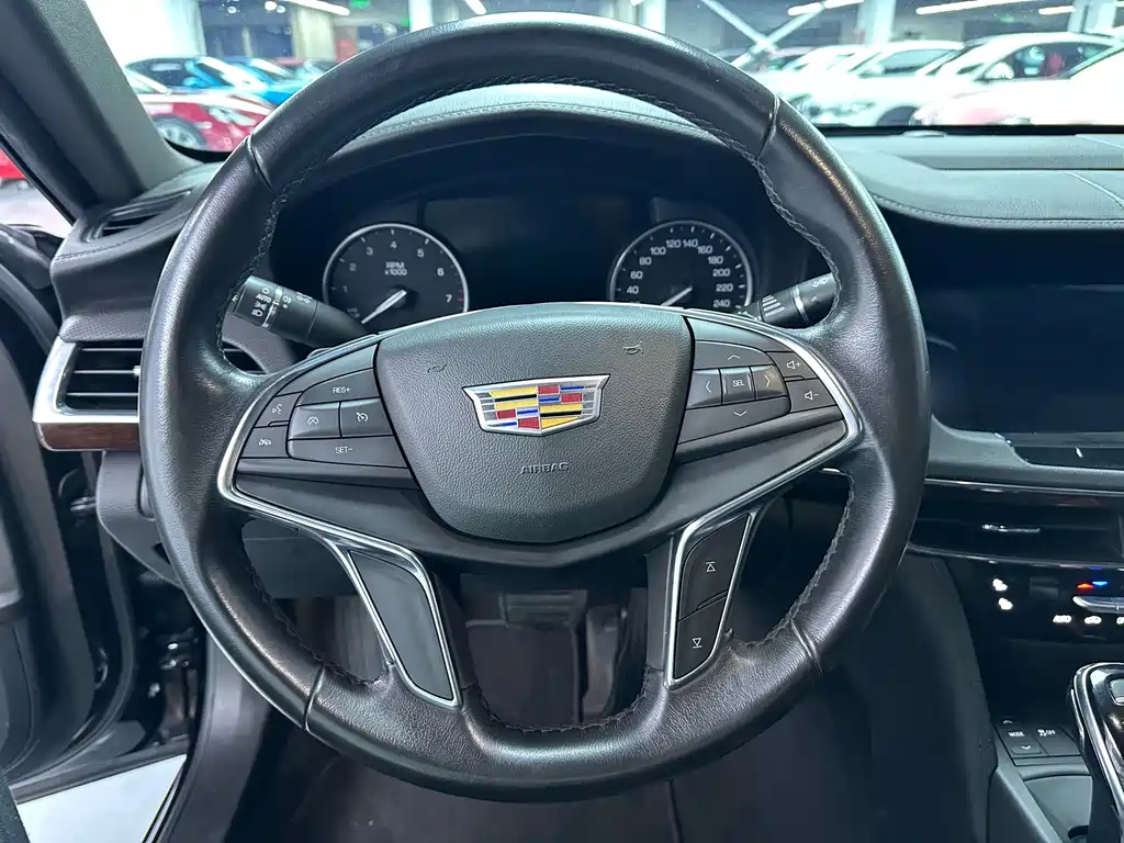 Cadillac CT6 — фото 7