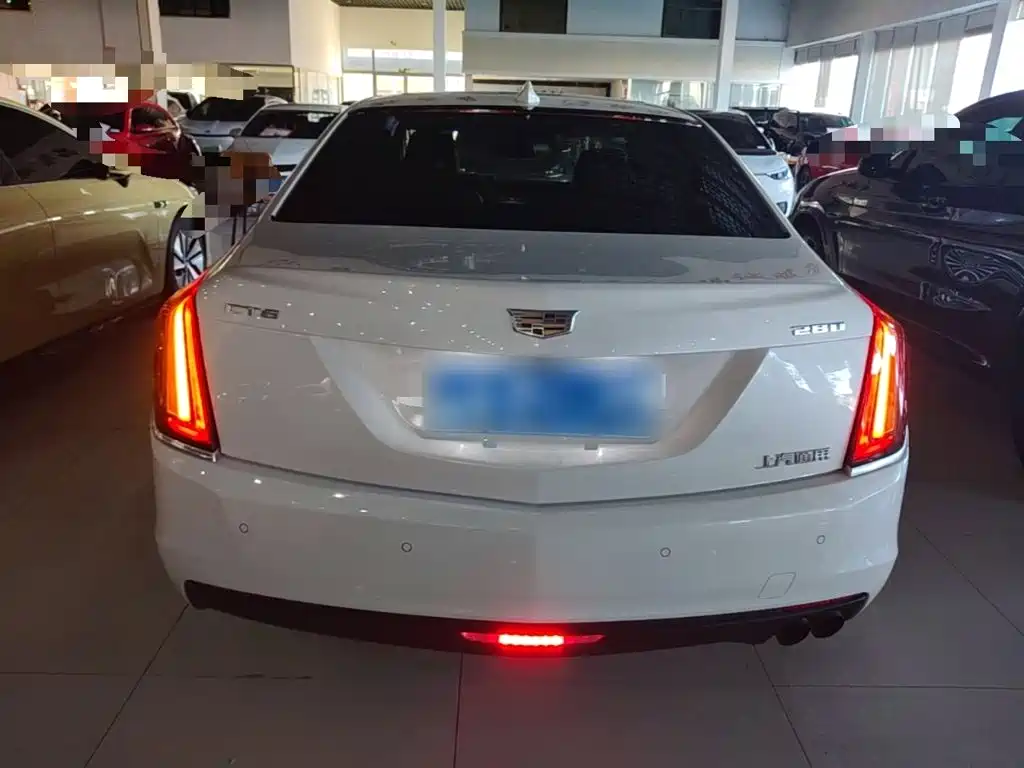 Cadillac CT6 — фото 6