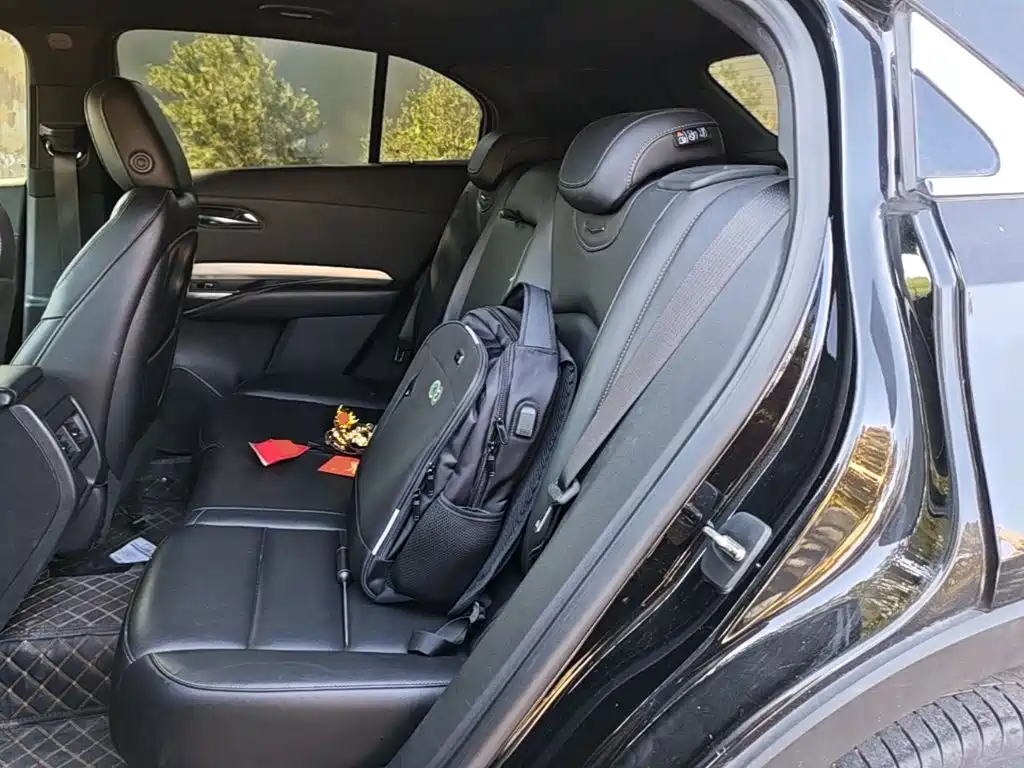 Cadillac XT4 — фото 17